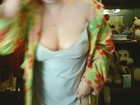 CarrieQPeach élő XXX-chatje