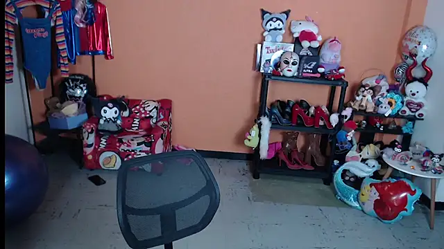 MissMiia2 Adlı Modelin Canlı XXX Sohbeti