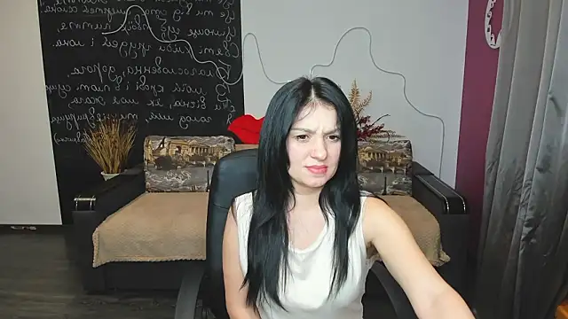 NataliDesire Show in webcam