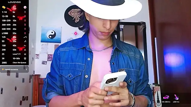 DannyPhantom555 Adlı Modelin Canlı XXX Sohbeti