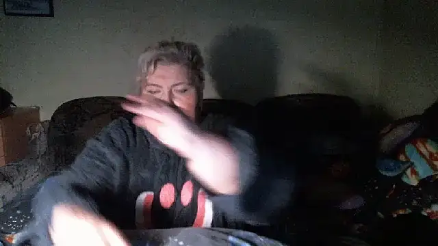 Lana555: онлайн-секс-чат