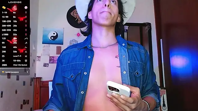 DannyPhantom555 Chat XXX in diretta