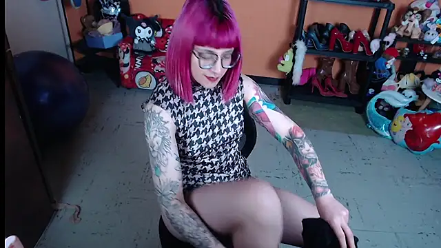 MissMiia2 élő XXX-chatje