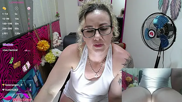 Chat XXX ao vivo de ViickySexy