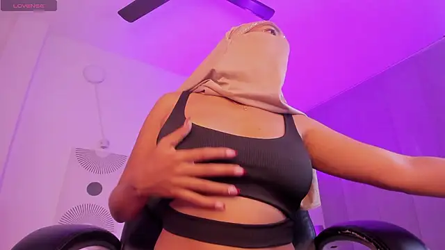 Yuli_arabic Adlı Modelin Canlı XXX Sohbeti