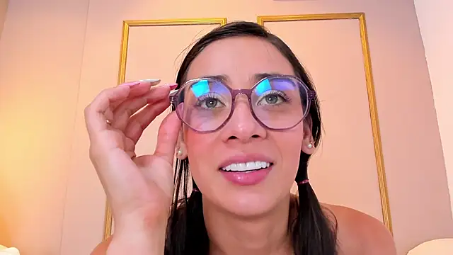 NahimiThompson 现场XXX聊天