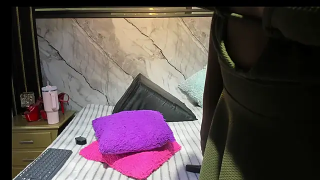 Niyirey1: онлайн-секс-чат