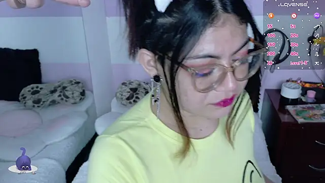 Catwhite_ Adlı Modelin Canlı XXX Sohbeti