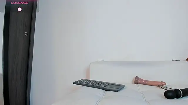 Noami_Rose Chat XXX live