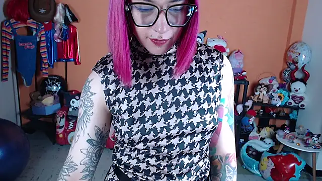 MissMiia2 Adlı Modelin Canlı XXX Sohbeti