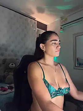 ZarahEvans Adlı Modelin Canlı XXX Sohbeti