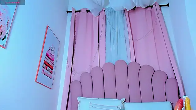 XXX chat uživo modela NicoleMadrird