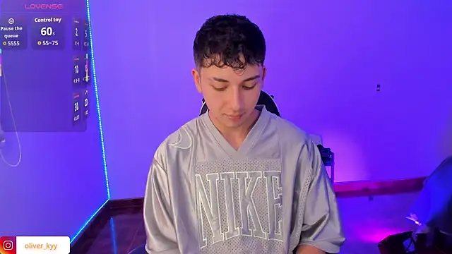 oliver_kyy webcam show