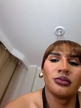 XXX chat uživo modela Romina_brunette