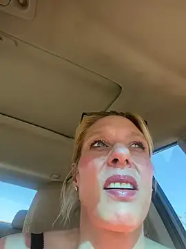 Glamazing Adlı Modelin Web Kamerası Şovu