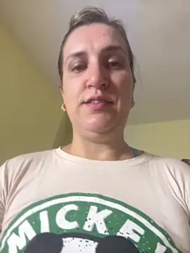 Bia_sexynovaes Chat XXX in diretta