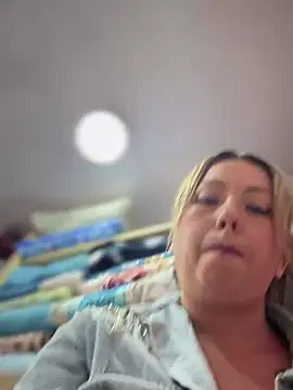 Pokazy przed kamerką – VIOLETA-25_