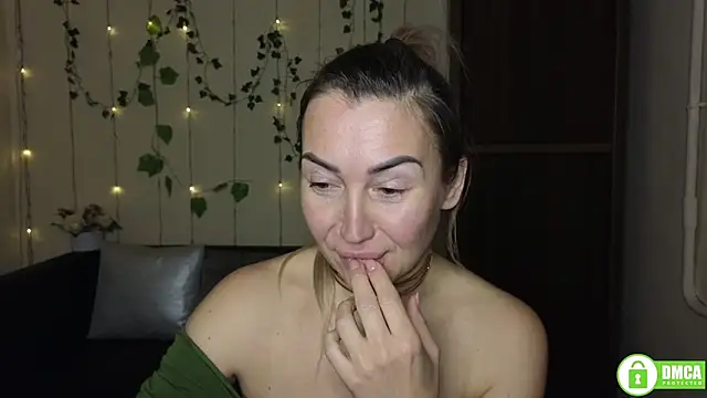 Kiss_julli88I – Live XXX-chat