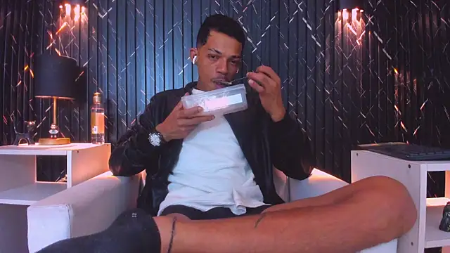 Gregory_Sforza 现场XXX聊天