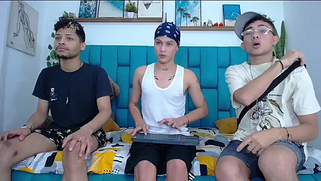 Hot_Boys_Latinos_X Adlı Modelin Canlı XXX Sohbeti