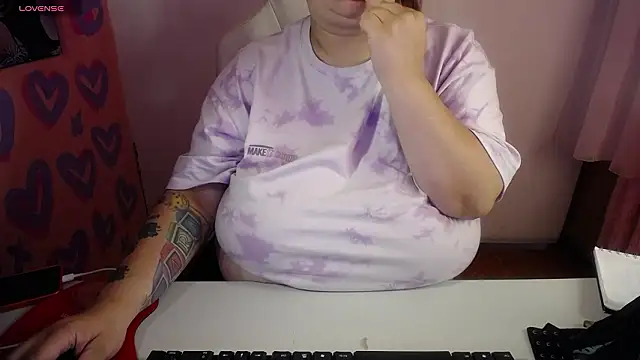 Czat XXX na żywo – kattybbwbigboobs_