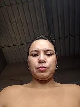 Charlott_smi Chat XXX live