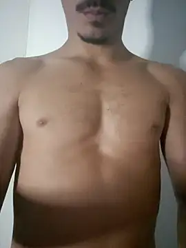 HomeAloneK: διαδικτυακό σόου στην κάμερα