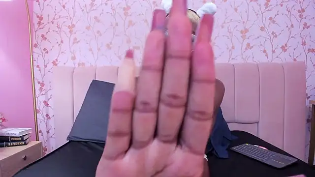 amber-hill Live XXX Chat