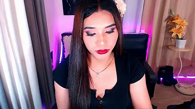 HeavenlyHugeCock Show in webcam