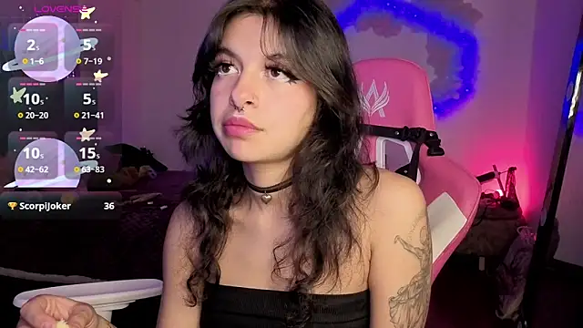 larah_uwu Live XXX-chat