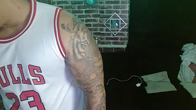 Chat +18 de jordan_bigcock_ ao vivo