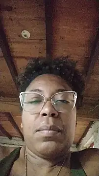 ChanneldelaCroix's Live XXX Chat