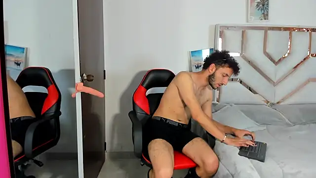 Curlystarttのウェブカメラショー