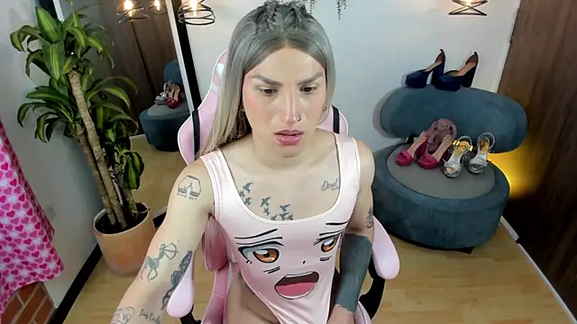 queenramoona-hot Adlı Modelin Web Kamerası Şovu