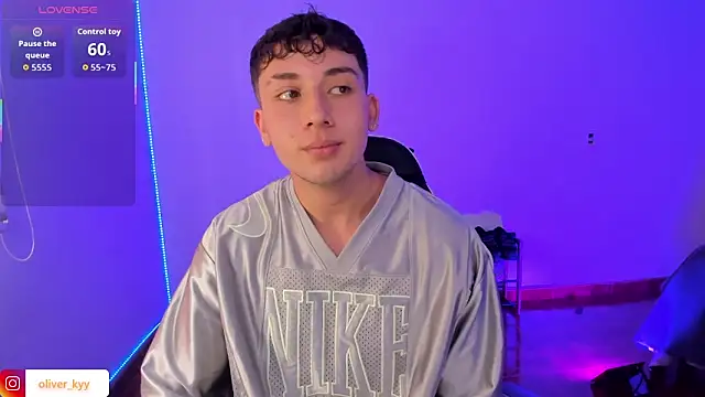 oliver_kyy: απευθείας συνομιλία ΧΧΧ