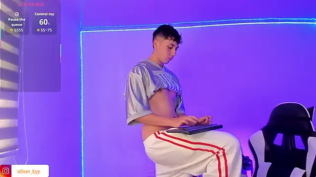 oliver_kyy – Live XXX-chat