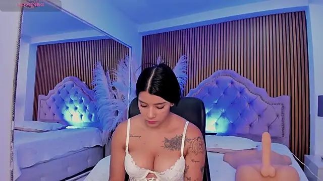 SelenaStonne Adlı Modelin Canlı XXX Sohbeti