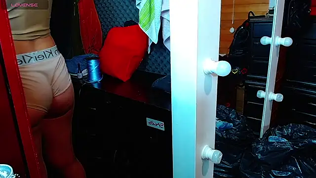 MariamGray1 Adlı Modelin Canlı XXX Sohbeti