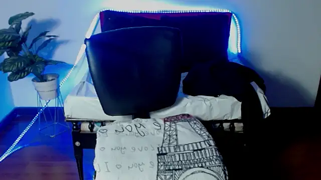 Juliana__lx Adlı Modelin Canlı XXX Sohbeti