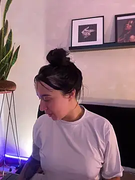 EmmyEvans1 Chat XXX live