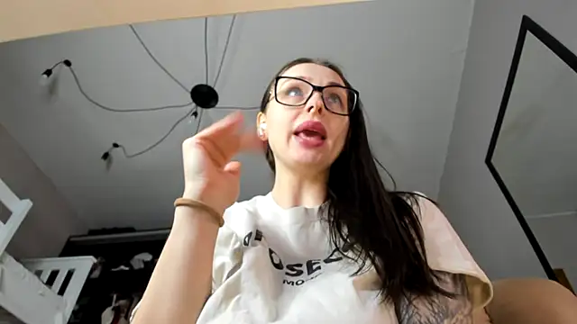 lecherous_wife Adlı Modelin Web Kamerası Şovu