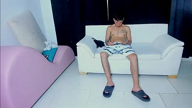 self_love46 Adlı Modelin Canlı XXX Sohbeti