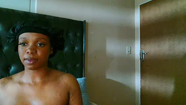 SweetieTinnyXx 即時 XXX 聊天