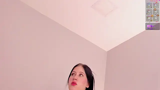 Chat +18 de sara__jones_gh ao vivo