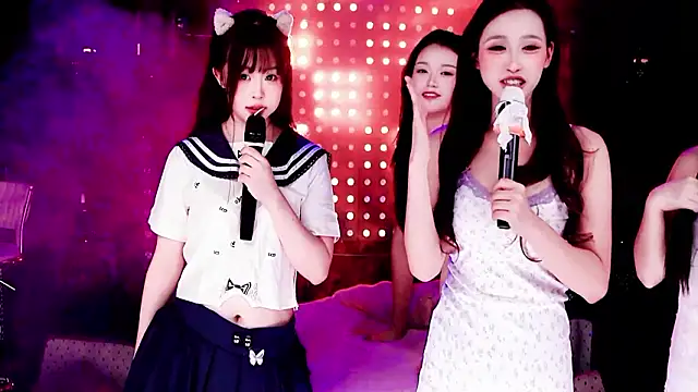 Chatroom XXX en direct de S5-55S