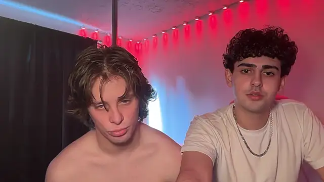 TheGeminiRoom's Live XXX Chat