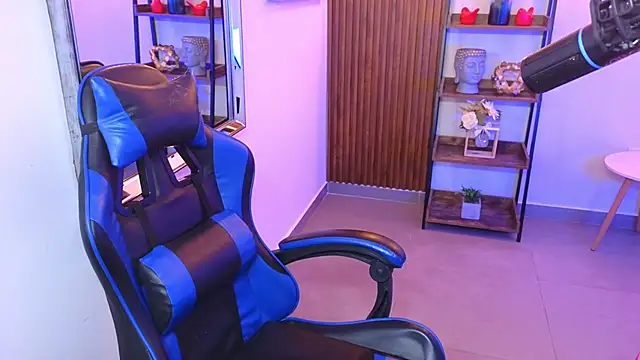 Kenya--Buhle Adlı Modelin Canlı XXX Sohbeti