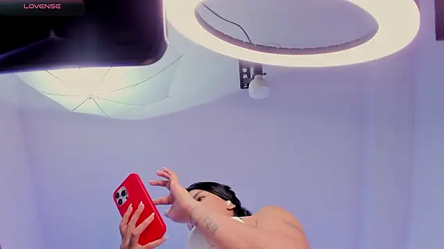 SelenaStonne Chat XXX in diretta