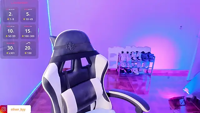 Онлайн чат XXX oliver_kyy