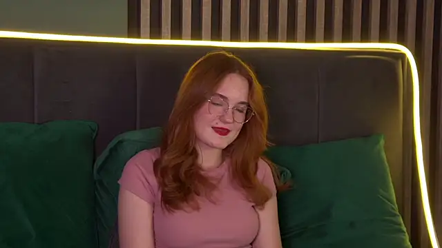 AmyRoy Show in webcam